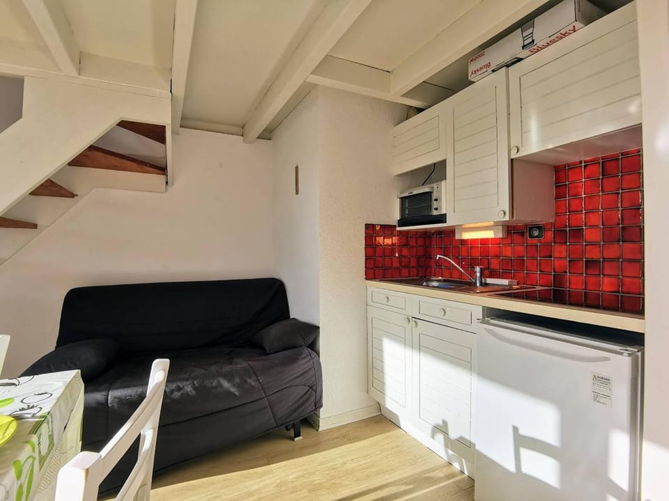 Carnac T2 cosy avec balcon, animaux admis, parking privé - FR-1-377-11 Apartment in Carnac