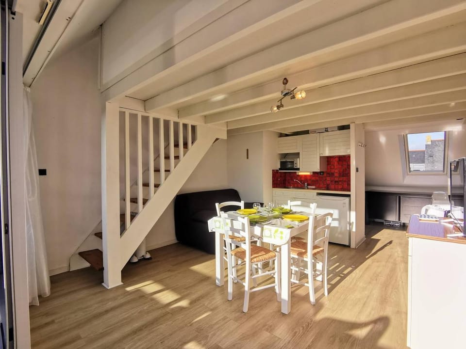 Carnac T2 cosy avec balcon, animaux admis, parking privé - FR-1-377-11 Apartment in Carnac