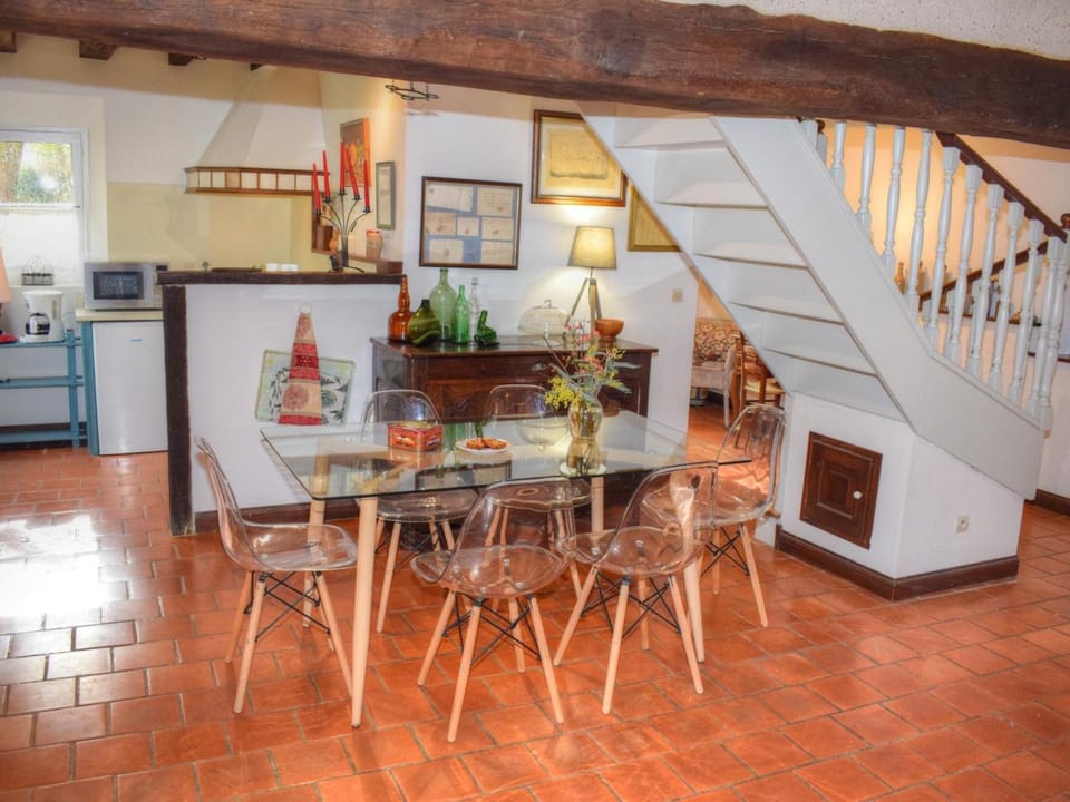 Gîte douillet en forêt d'Amboise, parc boisé 2.5 ha, cheminée, vélos, WiFi, jardin privé, animaux acceptés - FR-1-381-457 House in Centre-Val de Loire