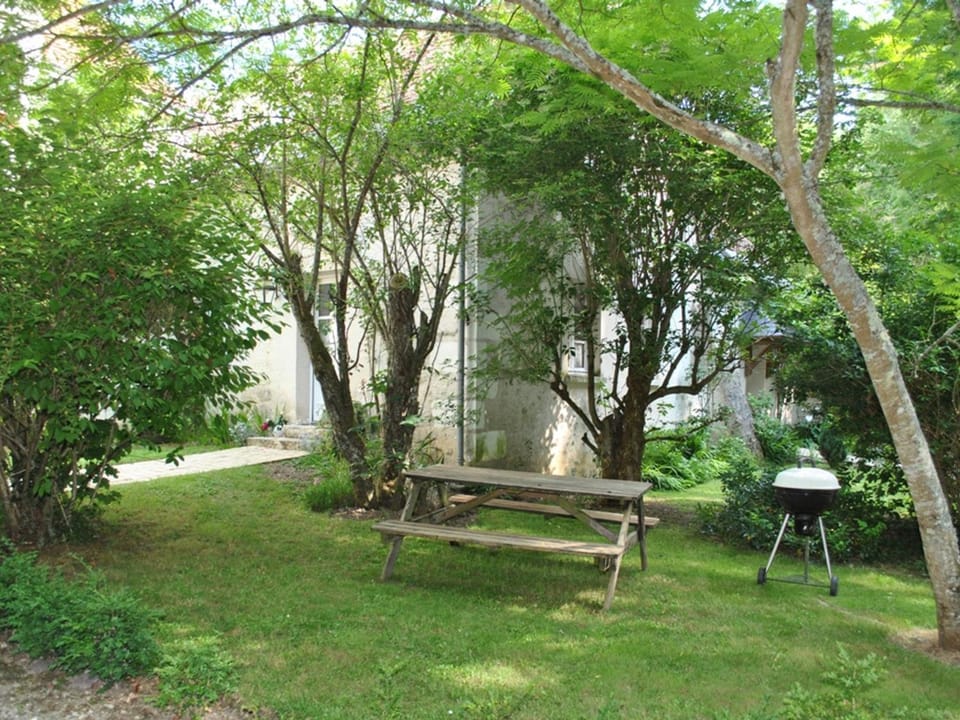 Gîte confortable avec parc boisé, activités familiales et équipements modernes près de la Loire - FR-1-381-470 House in Centre-Val de Loire