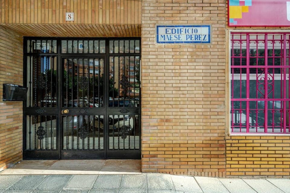 Torneo FREE PARKING luminoso climatizado 7 PAX Apartment in Seville