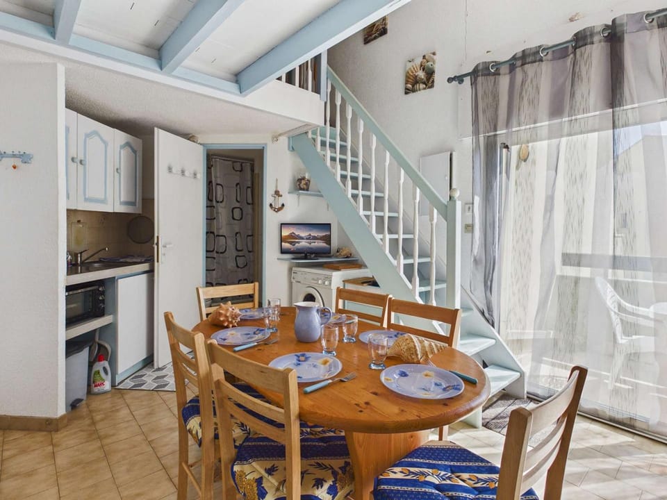 Studio cabine mezzanine 6 pers avec parking privé - FR-1-326-403 Cabin in Marseillan