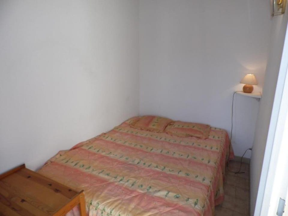 Appartement 2 pièces avec mezzanine et parking privé, animaux admis - FR-1-326-405 Apartment in Marseillan