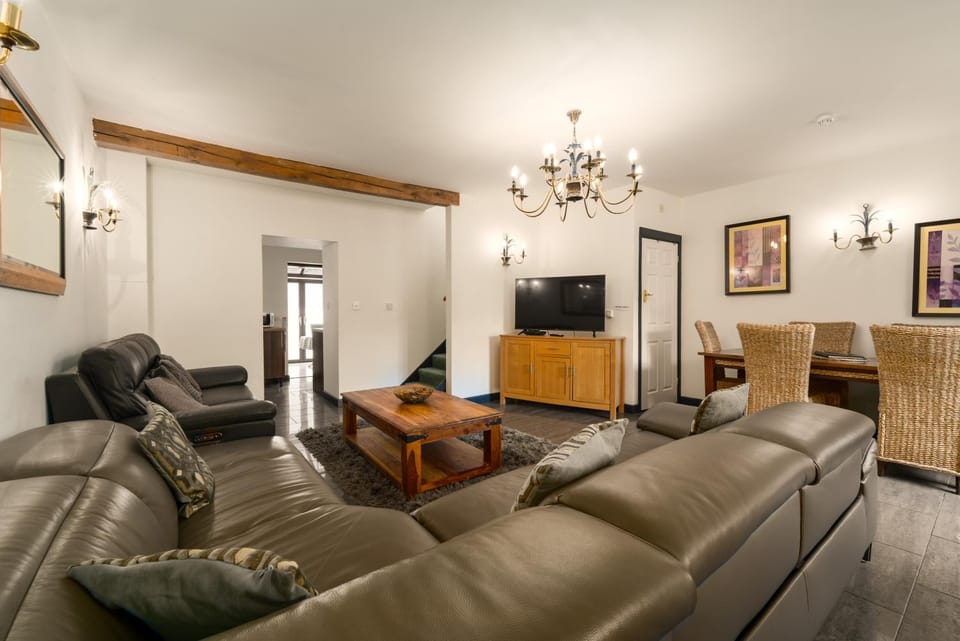 Communal lounge/ TV room