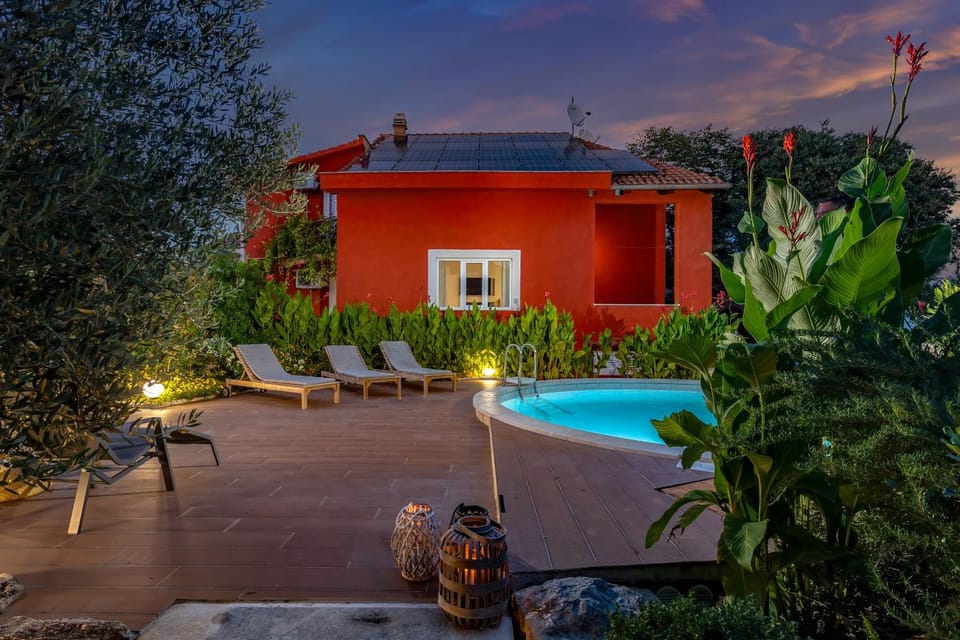 Property building, Garden view