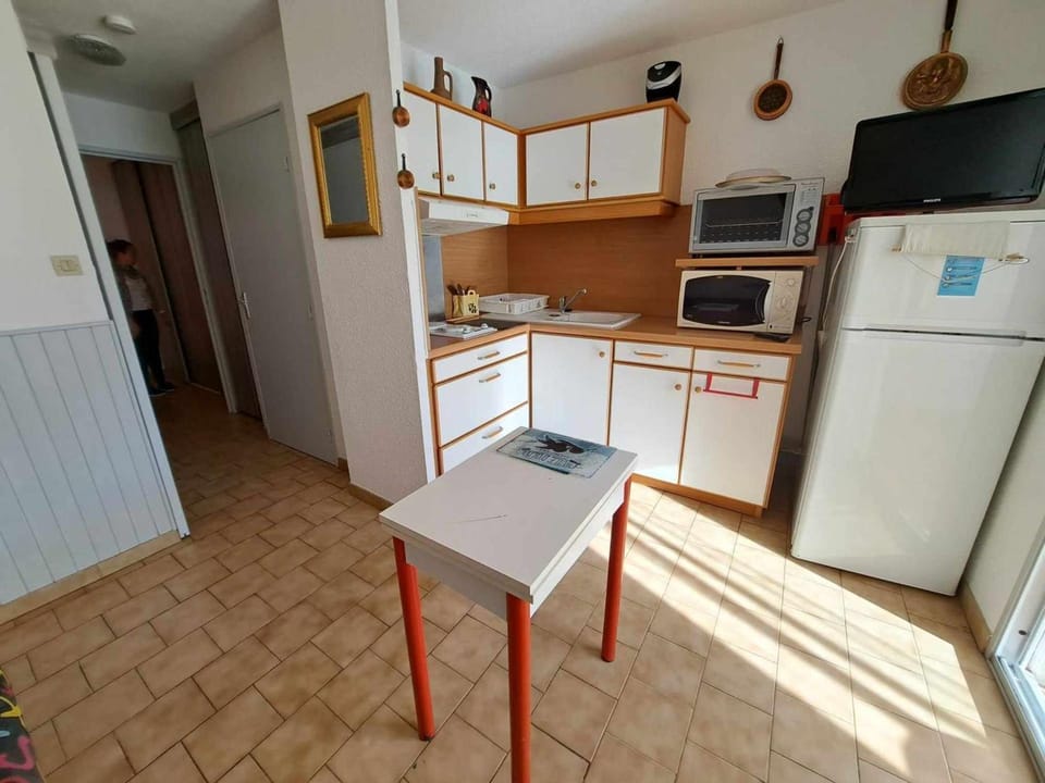 Appartement 2 pièces RDC avec Parking, Terrasse - FR-1-326-439 Apartment in Marseillan