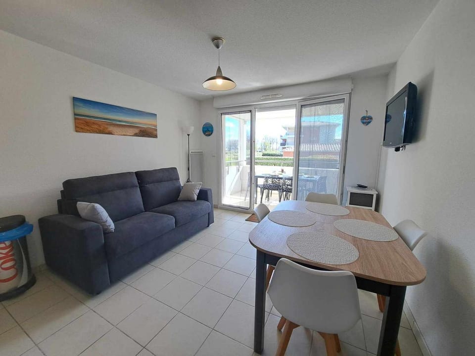 Appartement T2 front de mer avec terrasse et parking privé - FR-1-326-445 Apartment in Marseillan