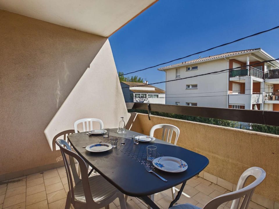 Appartement T2 cabine avec terrasse et parking privé à Marseillan, 4 à 6 couchages - FR-1-326-459 Cabin in Marseillan