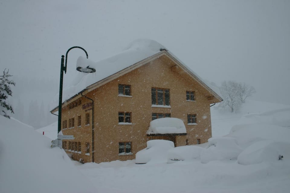 Property building, Facade/entrance, Winter
