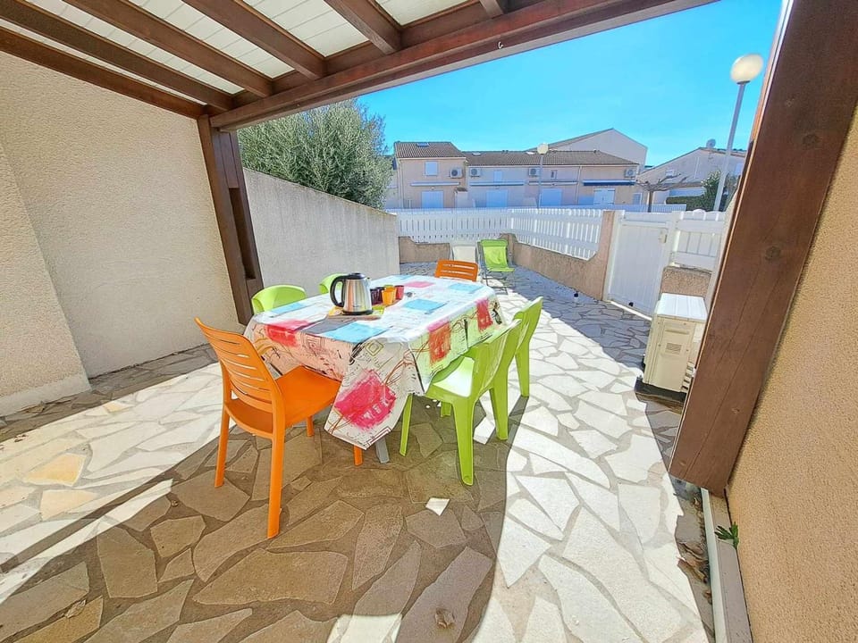 Maison mitoyenne climatisée avec terrasse et piscine à Marseillan - FR-1-326-474 House in Marseillan