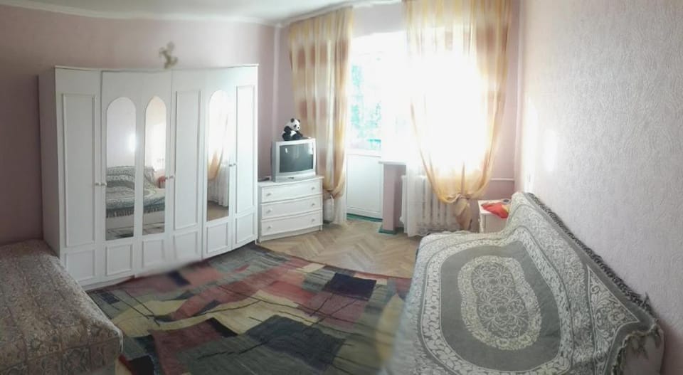 Bed, TV and multimedia, Photo of the whole room