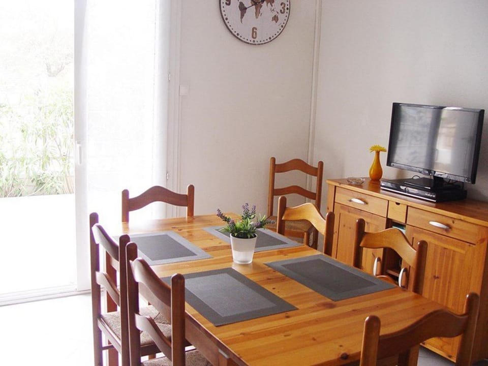 Appartement de 3 Pièces, 6-8 couchages, 2 terrasses, parking privé - Avenue de la Méditerranée - FR-1-326-479 Apartment in Marseillan