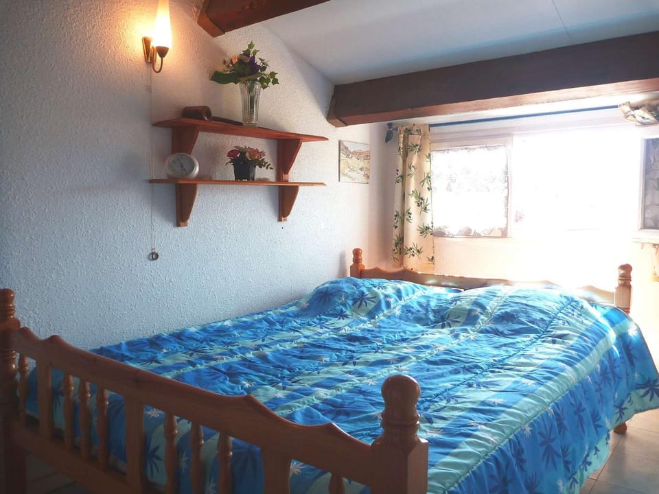 Charmante maison proche plage avec parking privé et terrasse - FR-1-387-84 Apartment in Marseillan