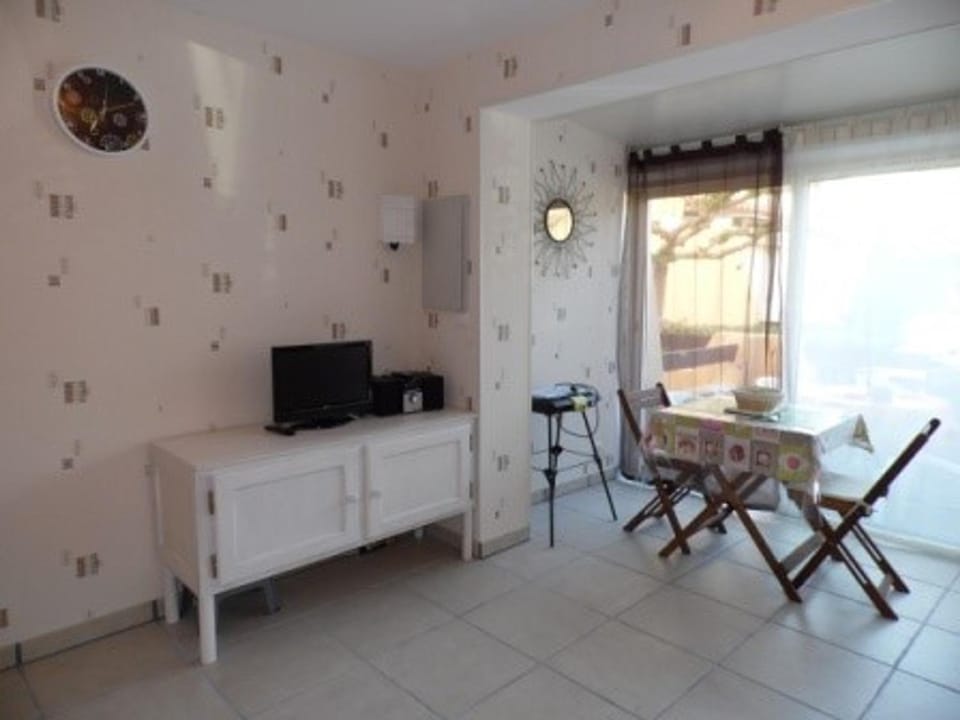 Appartement T2 avec Terrasse et Parking Privé à Marseillan, Animaux Admis - FR-1-326-486 Apartment in Marseillan