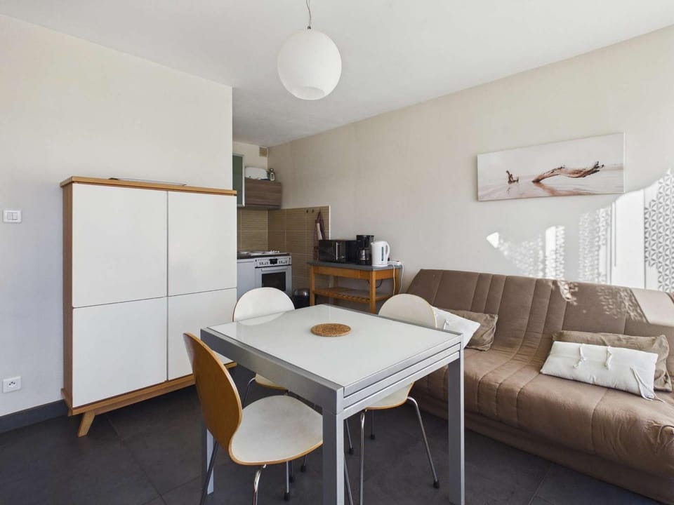 Charmant T2 avec terrasse et parking privé, proche plage, capacité 4 personnes - Marseillan - FR-1-326-495 Apartment in Marseillan