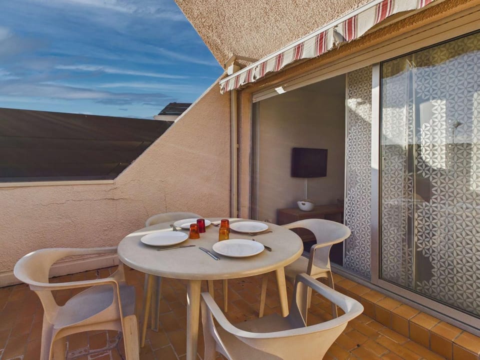 Charmant T2 avec terrasse et parking privé, proche plage, capacité 4 personnes - Marseillan - FR-1-326-495 Apartment in Marseillan