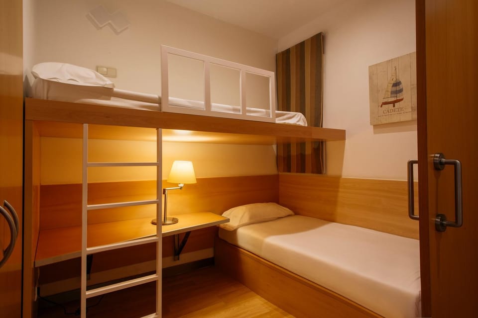 bunk bed