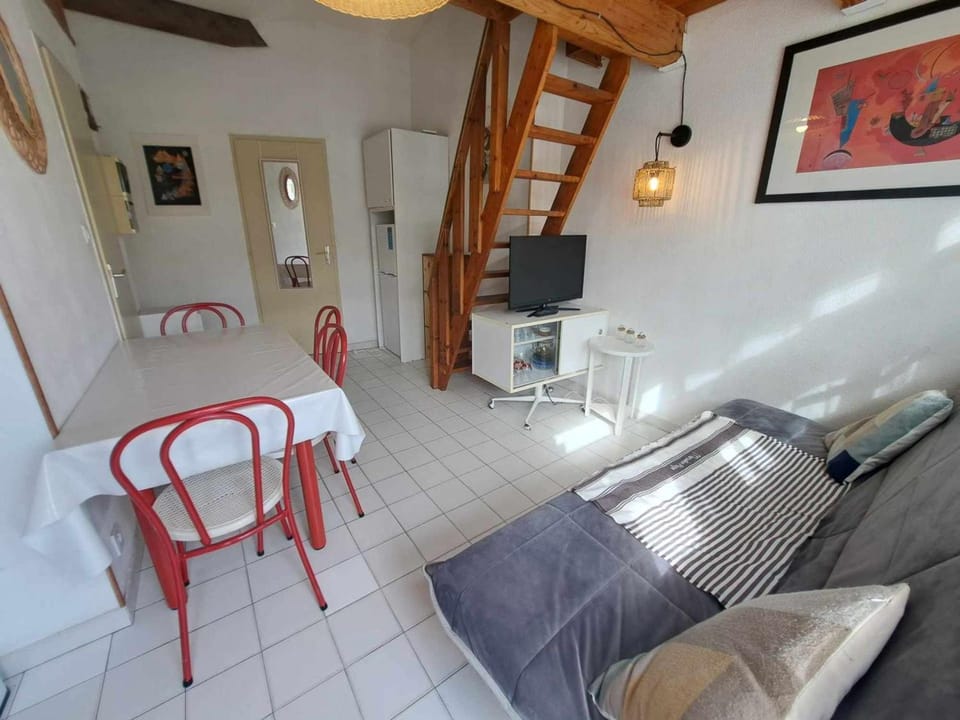 Appartement 1 chambre et mezzanine, 4-6 couchages, parking privé - FR-1-326-505 Apartment in Marseillan