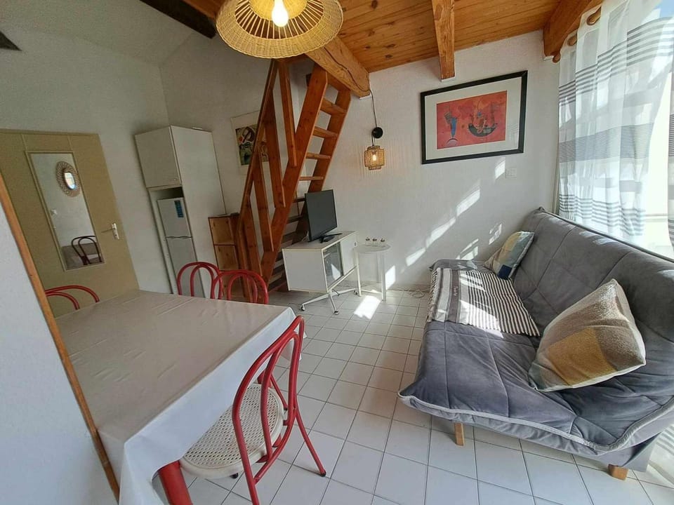 Appartement 1 chambre et mezzanine, 4-6 couchages, parking privé - FR-1-326-505 Apartment in Marseillan