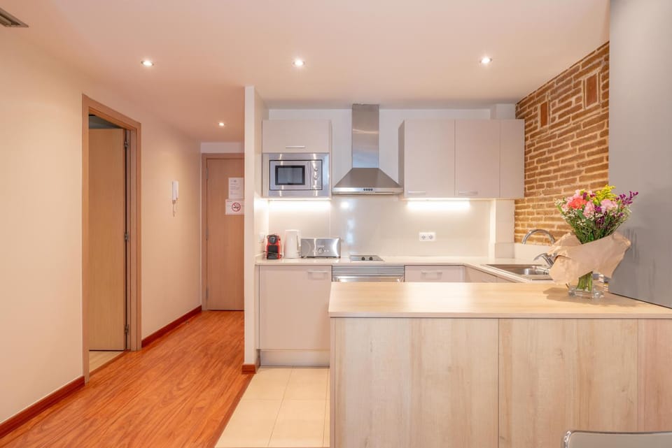 Kitchen or kitchenette, pet friendly, stove
