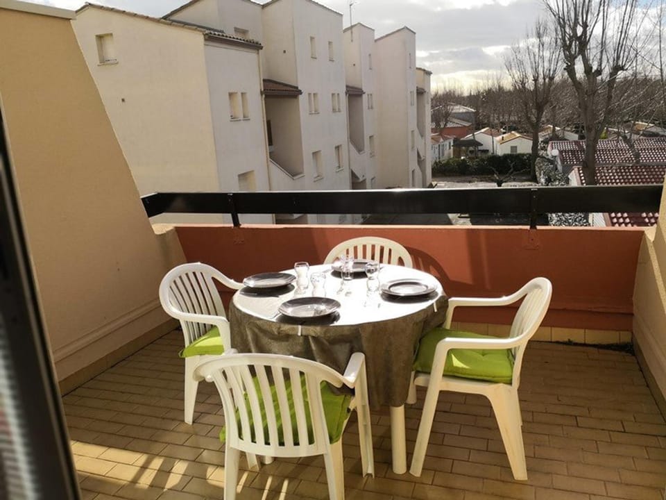 Duplex moderne à 150m de la plage avec terrasse, parking et équipements complets - FR-1-326-529 Apartment in Marseillan