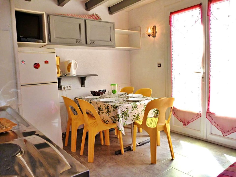 Charmante Maisonnette avec Piscine près de la Plage, Parking, et Animaux Acceptés - FR-1-387-103 Apartment in Marseillan
