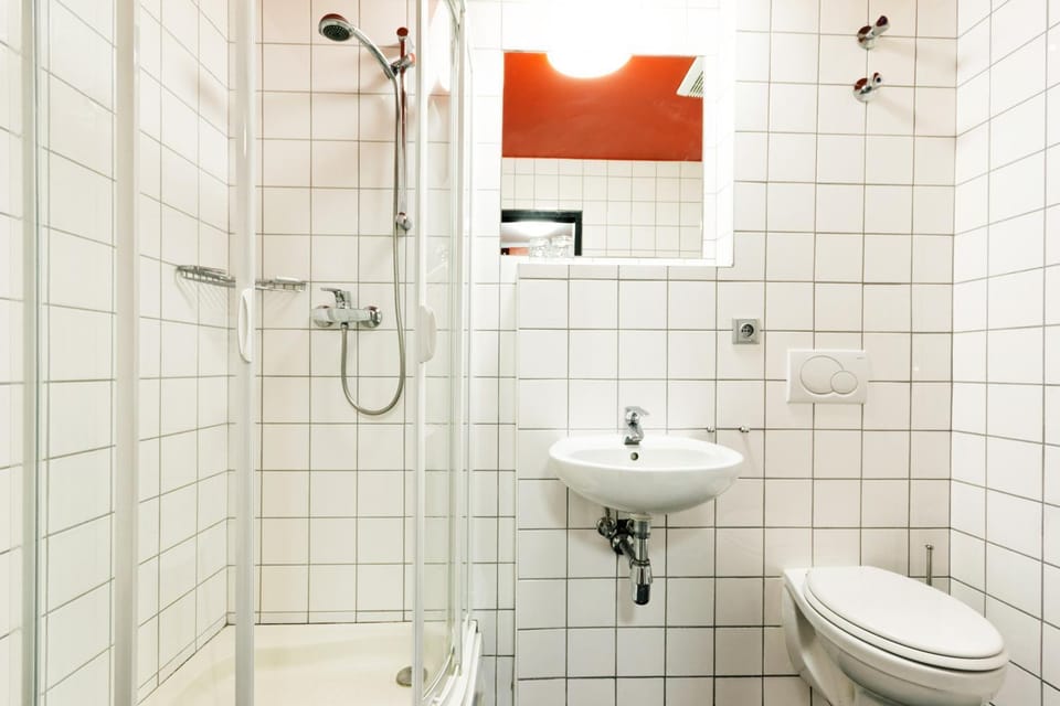Shower, Toilet, Bathroom