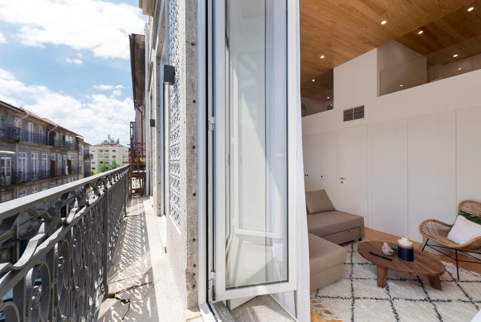 BmyGuest Collection - Downtown Mezzanine Apartment Apartment in Porto