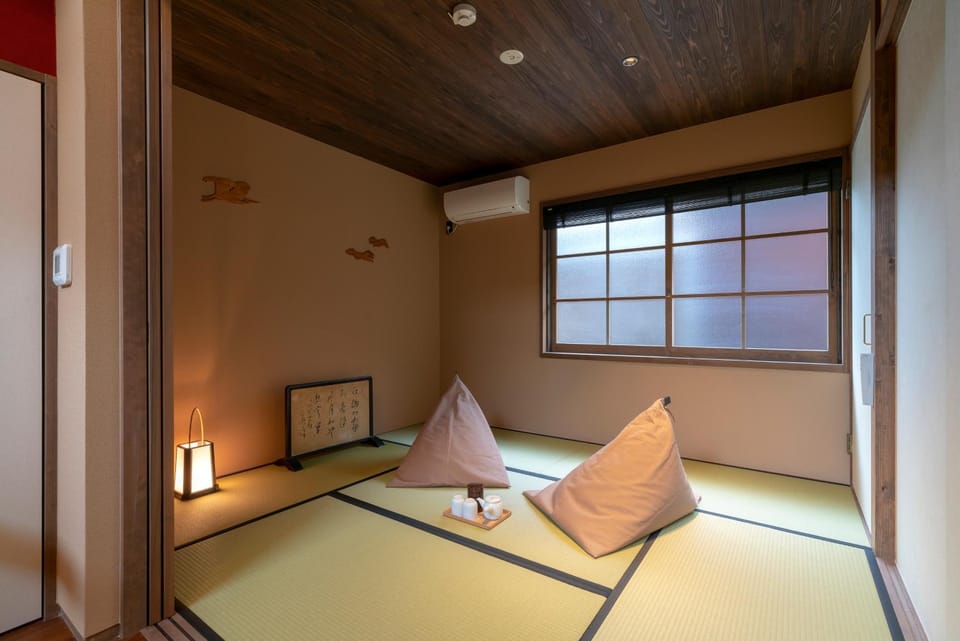 Seating area, Bedroom