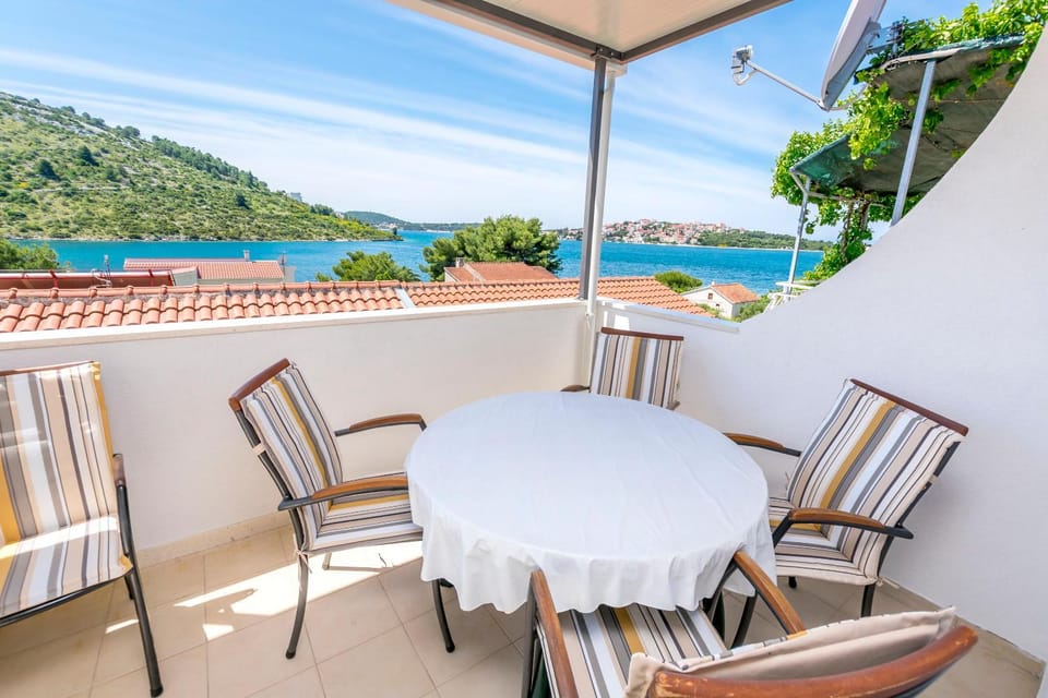 Day, View (from property/room), Balcony/Terrace, Seating area, Sea view