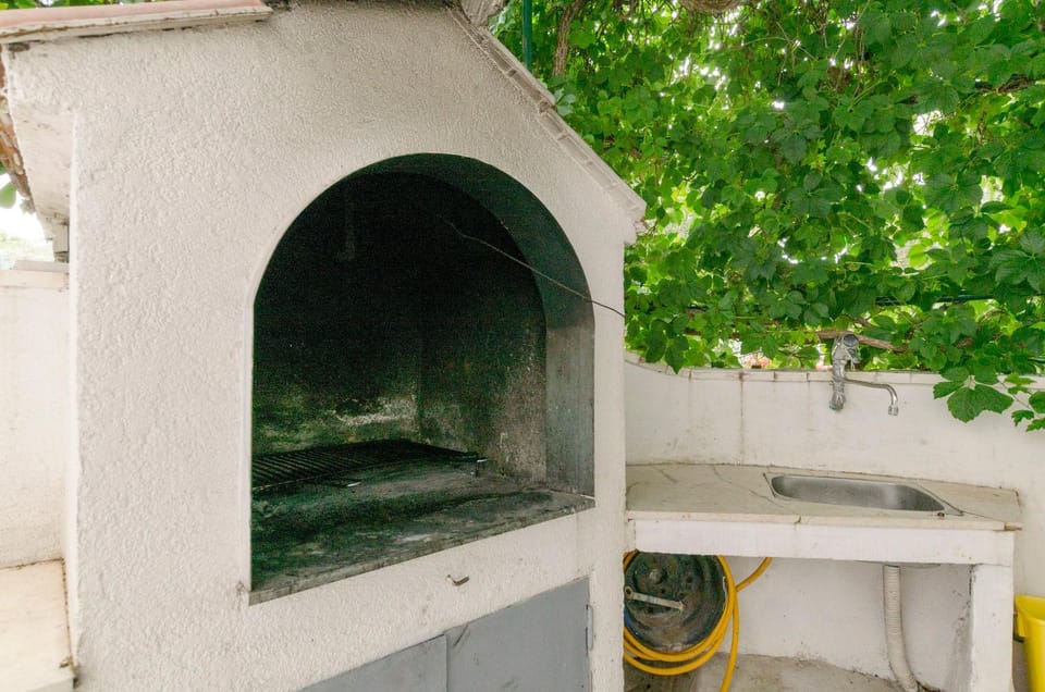 BBQ facilities, Other