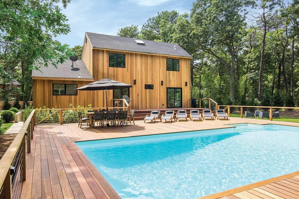 Property building, Patio, Day, Garden, Garden view, Pool view, Swimming pool, sunbed