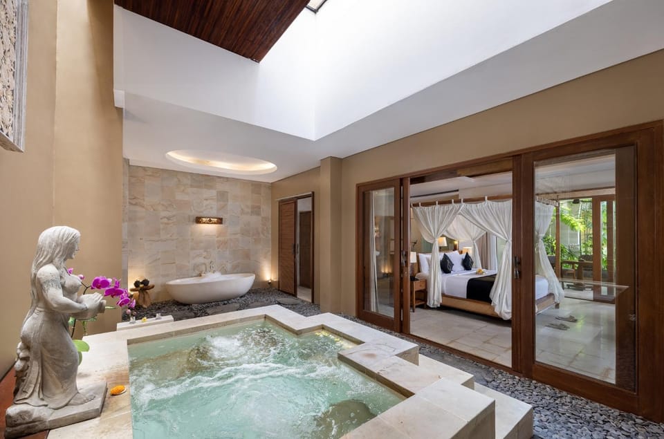 Bed, Bathroom, Photo of the whole room, Bedroom, Bath, towels