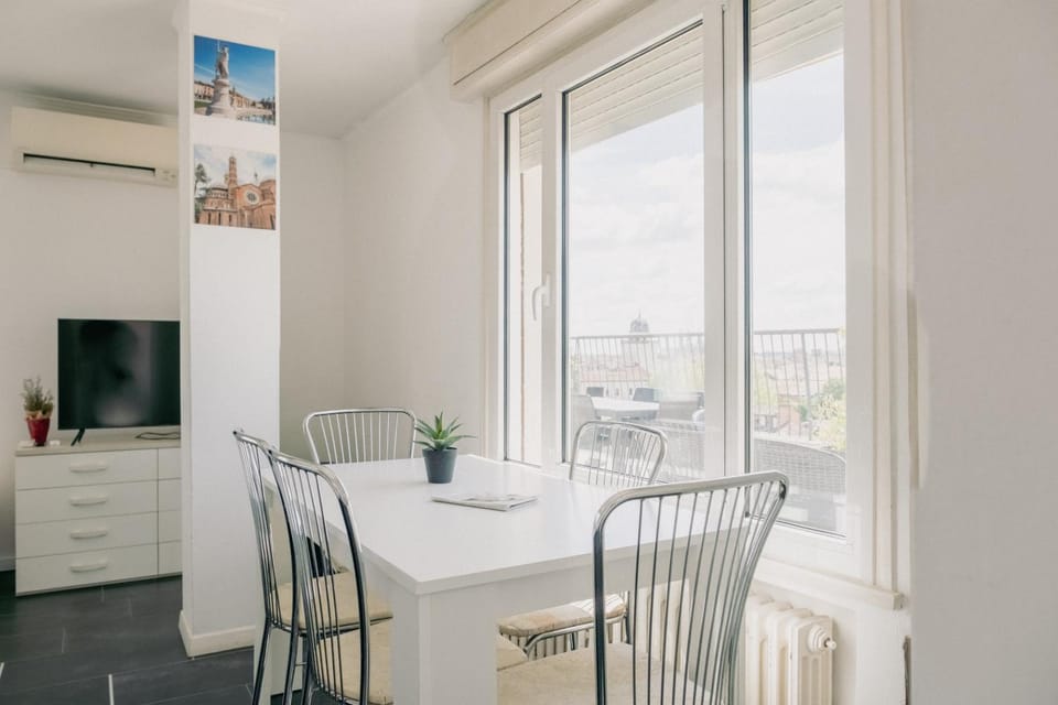 M14 SkyView City Center Apartment in Padua