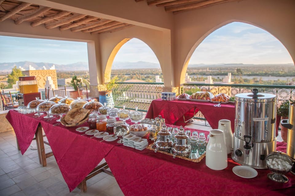 Restaurant/places to eat, View (from property/room), Balcony/Terrace, Balcony/Terrace, Food and drinks, Dining area, Food, Breakfast, Buffet breakfast