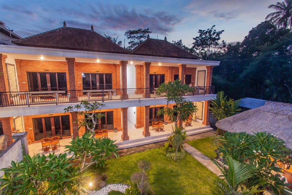 Property building, Facade/entrance, Bird's eye view, View (from property/room), Floor plan, Garden view