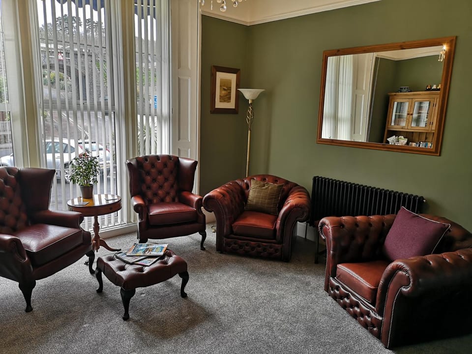 Living room, Photo of the whole room, Area and facilities, Internal: Not applicable to any particular room