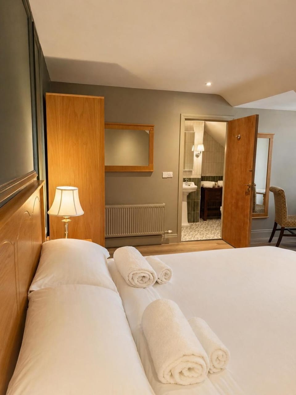 Bed, Bathroom