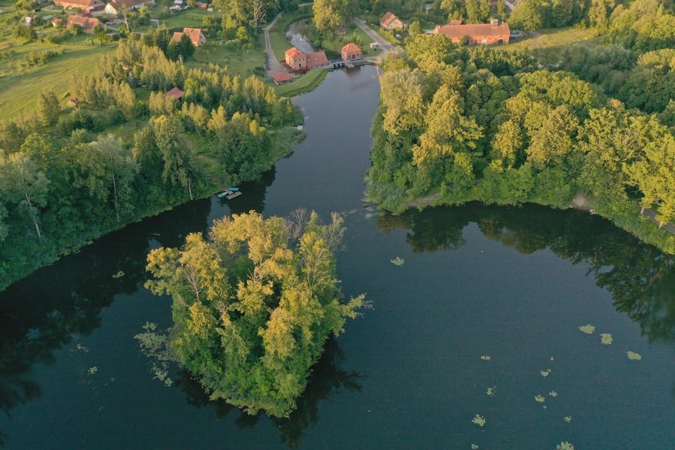Property building, Natural landscape, Activities, Bird's eye view, Fishing, Canoeing, Hiking, Cycling
