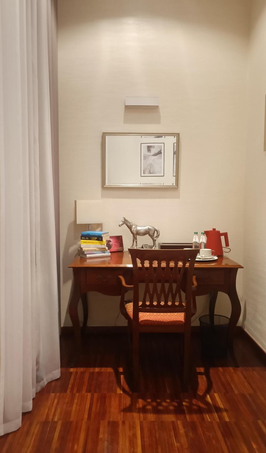 Luxury Room Well Located Apartment in Poland