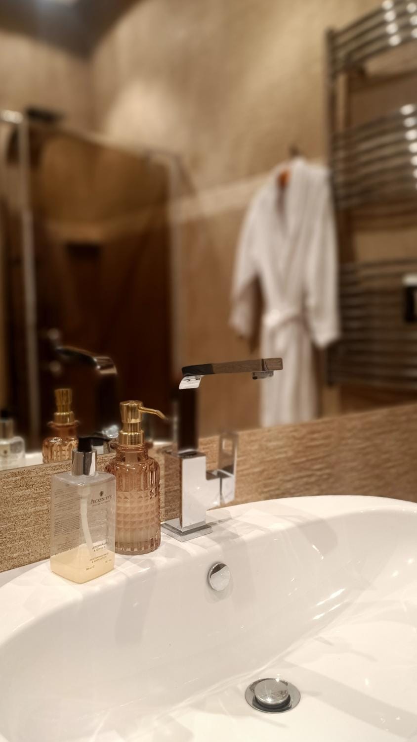 Luxury Room Well Located Apartment in Poland