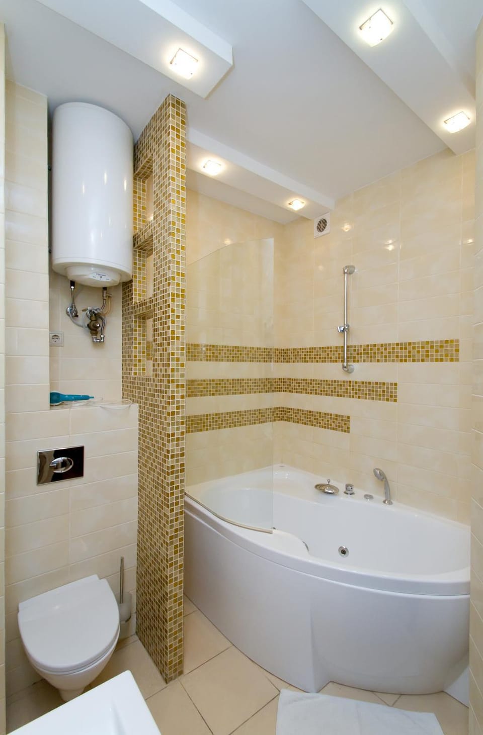 Shower, Hot Tub, Bathroom, Bath