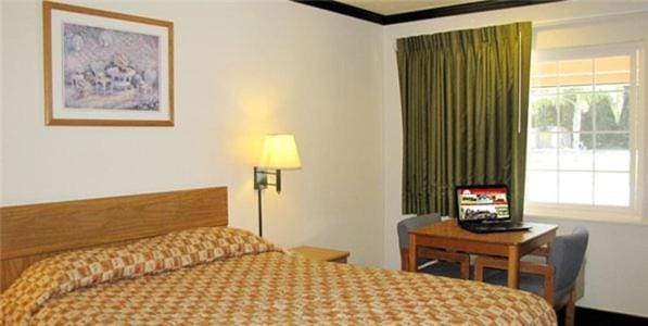 Day, Photo of the whole room, Bedroom