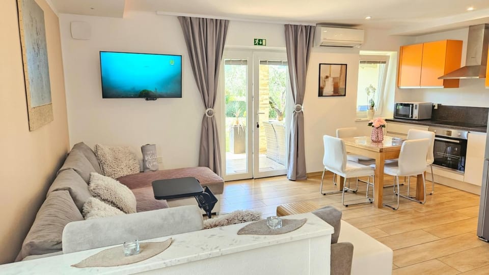 TV and multimedia, Living room
