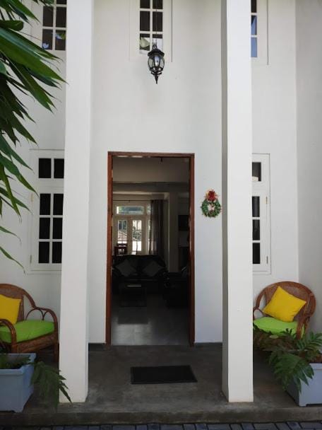 Facade/entrance
