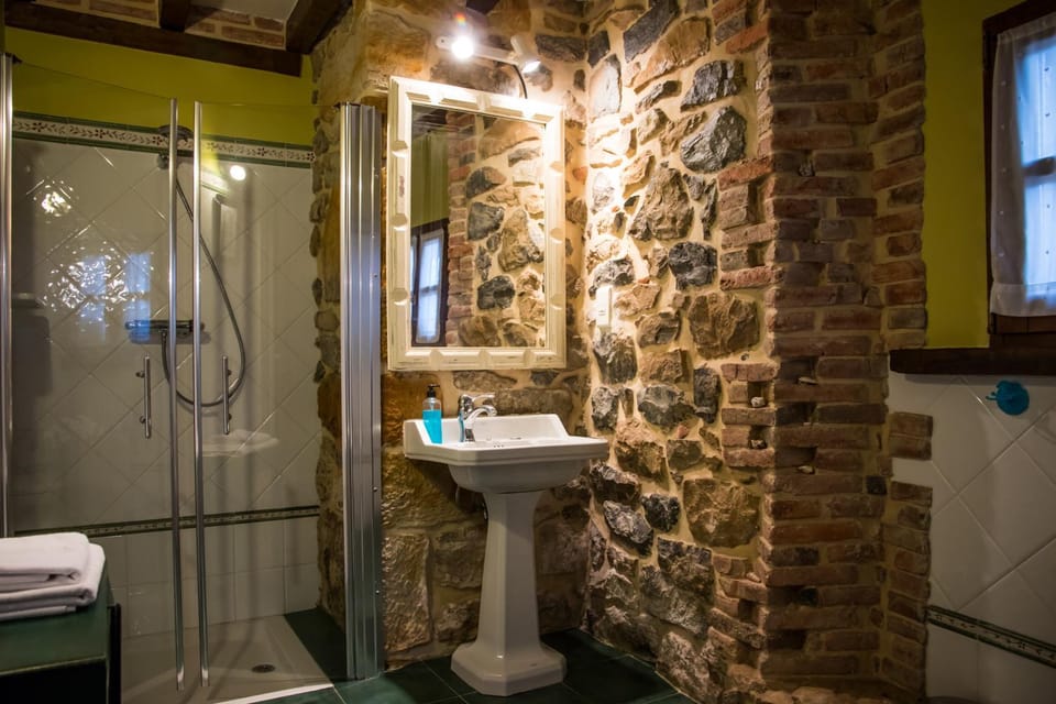 Viviendas Rurales Las Fontanias Country House in Western coast of Cantabria