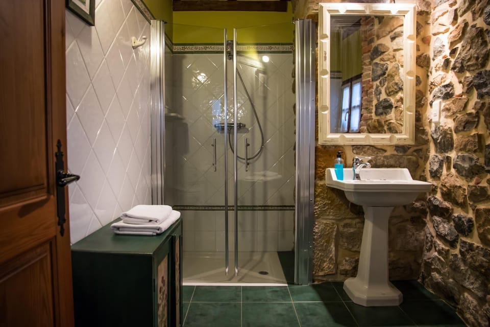 Viviendas Rurales Las Fontanias Country House in Western coast of Cantabria