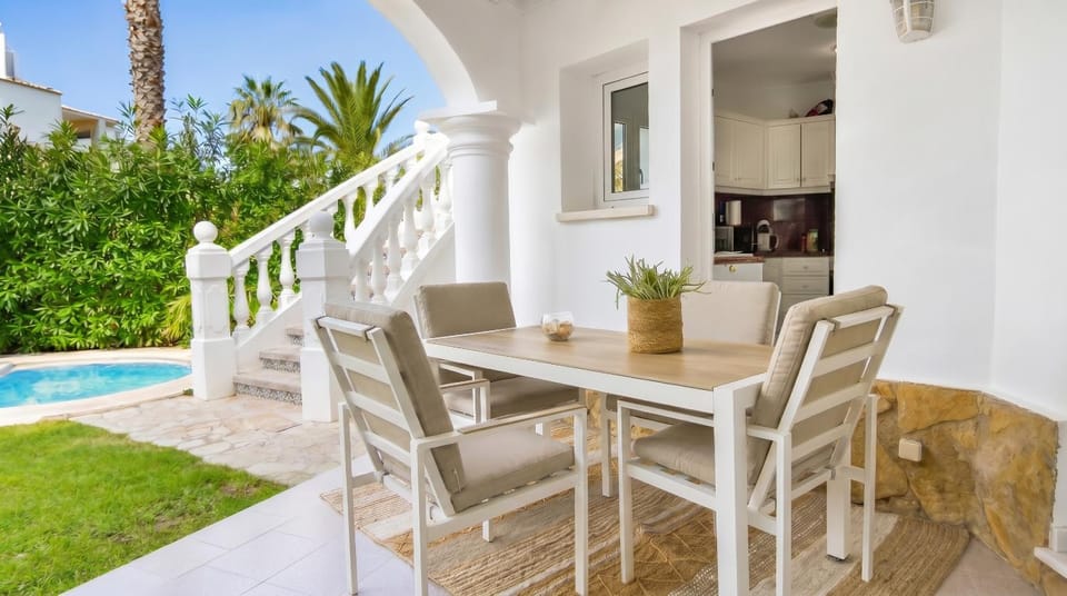 Off site, Dining area