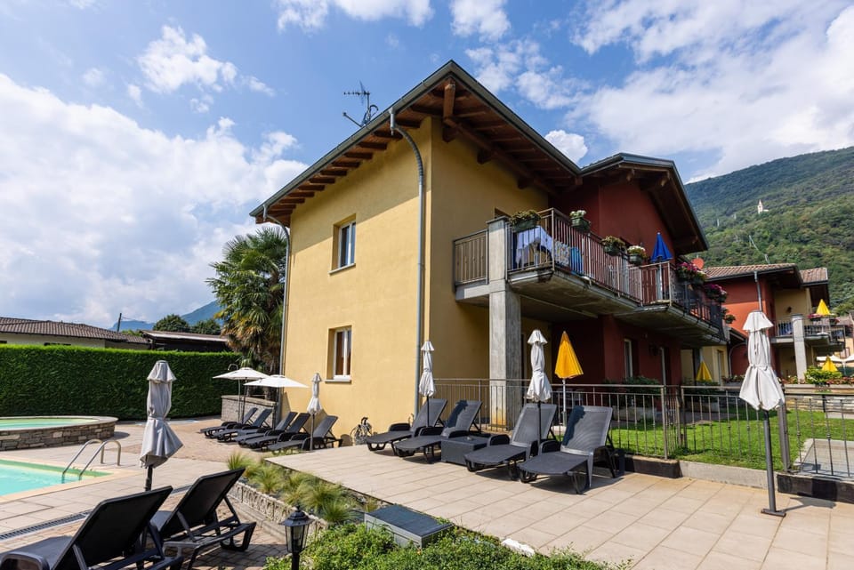 Garden, Swimming pool