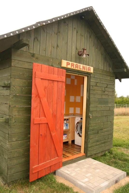 Area and facilities, washing machine, dryer